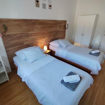 Apartments Karla I Ivano Мандре Экстерьер фото