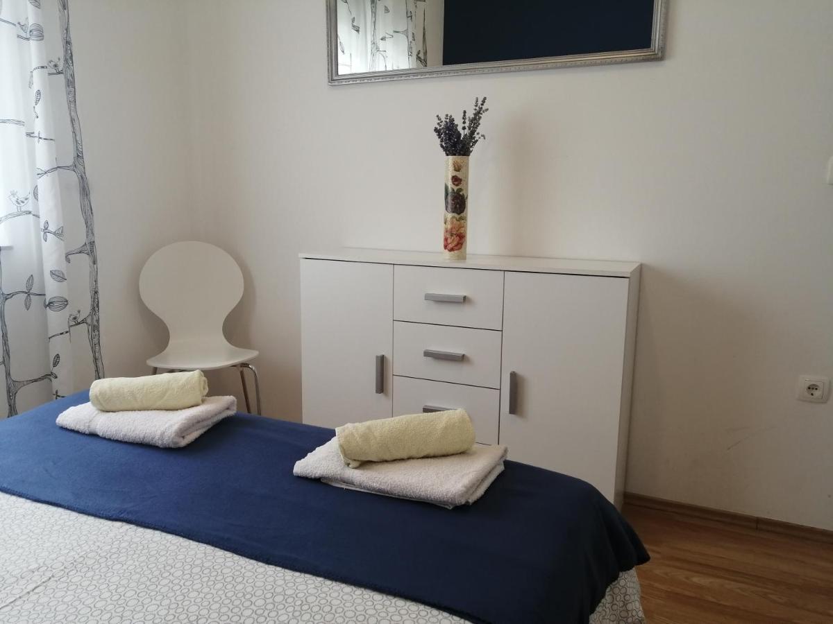 Apartments Karla I Ivano Мандре Экстерьер фото