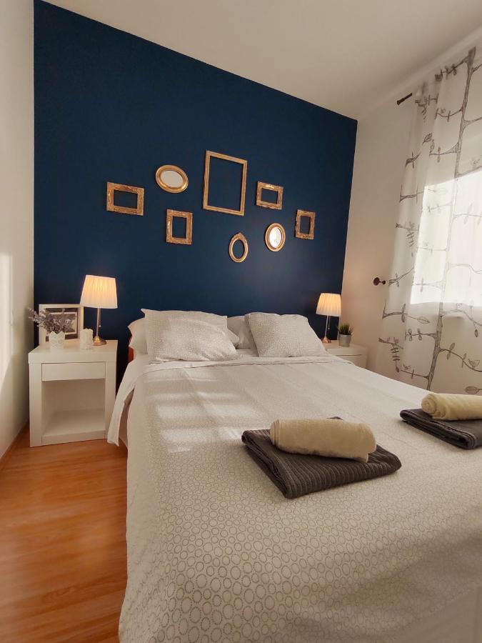 Apartments Karla I Ivano Мандре Экстерьер фото