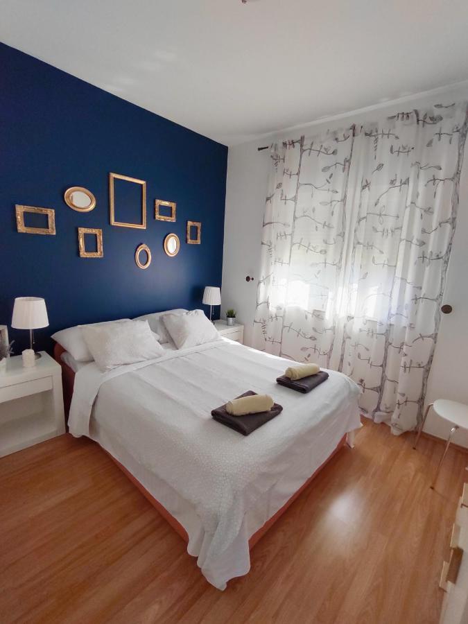Apartments Karla I Ivano Мандре Экстерьер фото
