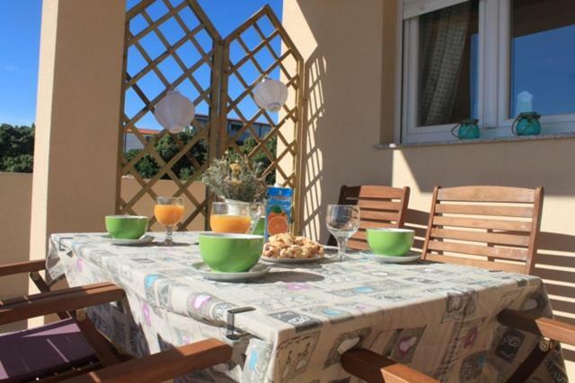 Apartments Karla I Ivano Мандре Экстерьер фото
