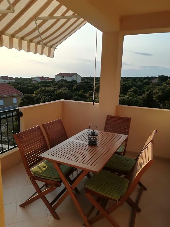 Apartments Karla I Ivano Мандре Экстерьер фото